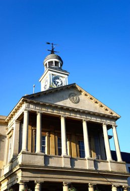 Guildhall 'un Fore Caddesi, Chard, Somerset, İngiltere ve Avrupa' daki üst kısmının görüntüsü