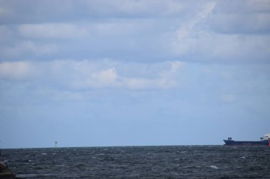 Deniz ve gökyüzü manzarası