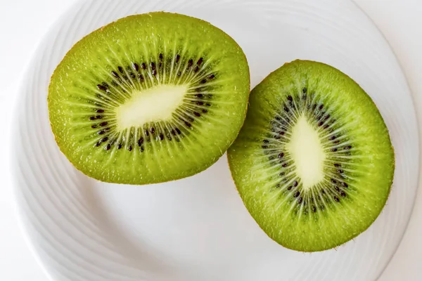Siap Untuk Makan Kiwi Iris — Stok Foto
