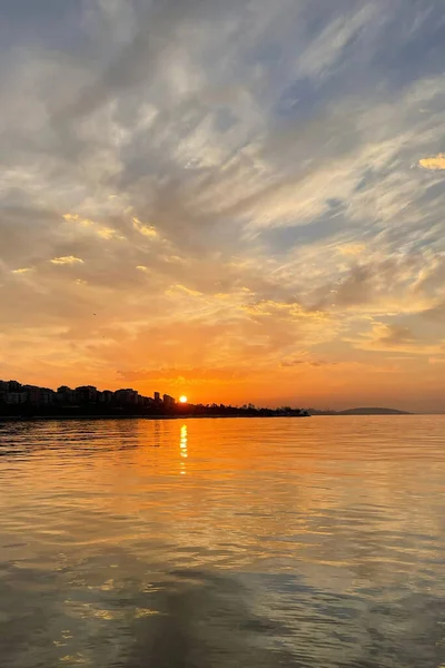 Схід Сонця Драматичні Хмари Відображення Морі — стокове фото