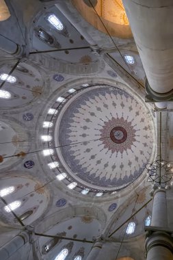 Eyup, İstanbul, Türkiye. 31 Aralık 2022 tarihi Eyp Sultan Mezarı ve Camii, İstanbul 'un Eyp ilçesinde, şehir duvarlarının dışında ve Haliç' e yakındır. Tarihi binadan görüntüle.
