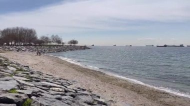 Avcılar, istanbul, Türkiye. 82023.Avclar İlçesi 'nin Marmara Denizi boyunca uzanan kıyı şeridi, şehir hayatından kaçmak, doğayla uyum içinde olmak ve keyifli anlar yaşamak isteyenler için mükemmel bir seçim.. 