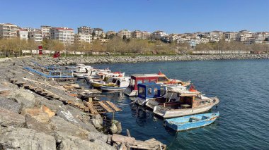 Avcılar, istanbul, Türkiye. 82023. Avclar İlçesi 'nin Marmara Denizi kıyısındaki sahil ve kıyı şeridi şehir hayatından kaçmak, doğayla uyum içinde olmak ve keyifli anlar yaşamak isteyenler için mükemmel bir seçim.. 