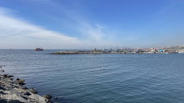 Avcılar, istanbul, Türkiye. 82023. Avclar İlçesi 'nin Marmara Denizi kıyısındaki sahil ve kıyı şeridi şehir hayatından kaçmak, doğayla uyum içinde olmak ve keyifli anlar yaşamak isteyenler için mükemmel bir seçim.. 