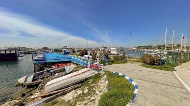 Avcılar, istanbul, Türkiye. 82023. Avclar İlçesi 'nin Marmara Denizi kıyısındaki sahil ve kıyı şeridi şehir hayatından kaçmak, doğayla uyum içinde olmak ve keyifli anlar yaşamak isteyenler için mükemmel bir seçim.. 