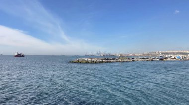 Avcılar, istanbul, Türkiye. 82023. Avclar İlçesi 'nin Marmara Denizi kıyısındaki sahil ve kıyı şeridi şehir hayatından kaçmak, doğayla uyum içinde olmak ve keyifli anlar yaşamak isteyenler için mükemmel bir seçim.. 