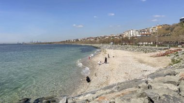 Avcılar, istanbul, Türkiye. 82023. Avclar İlçesi 'nin Marmara Denizi kıyısındaki sahil ve kıyı şeridi şehir hayatından kaçmak, doğayla uyum içinde olmak ve keyifli anlar yaşamak isteyenler için mükemmel bir seçim.. 