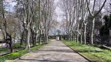 Gülhane, İstanbul, Fatih 'in Eminonu ilçesine bağlı tarihi bir parktır. İstanbul 'daki tarihi yarımadanın önemli sembollerinden Gulhane Parkı' ndan tarihi ve doğa manzarası.