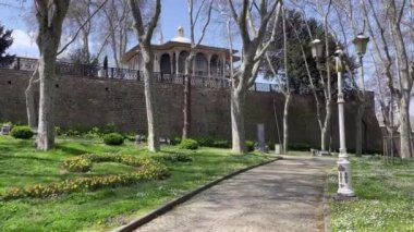 Gülhane, İstanbul, Fatih 'in Eminonu ilçesine bağlı tarihi bir parktır. İstanbul 'daki tarihi yarımadanın önemli sembollerinden Gulhane Parkı' ndan tarihi ve doğa manzarası.