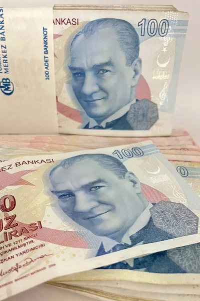2009年5月3日土耳其里拉是土耳其共和国的官方货币 具有中央银行条纹的土耳其里拉密切钞票 — 图库照片