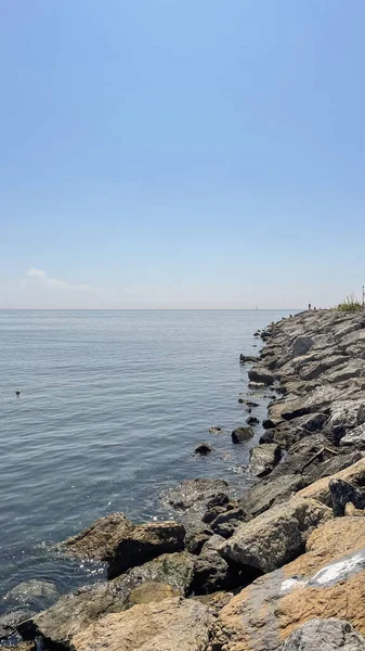 Istanbul Turquía Abril 2023 Vista Mar Mármara Desde Playa Moda — Foto de Stock