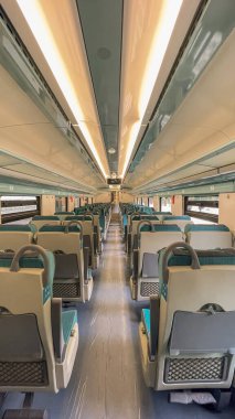 Bakırköy, İstanbul, Türkiye. 9 Mayıs 2023. Türkiye 'de üretilen ilk yerli ve ulusal elektrik treni Bekir yüksek hızlı tren istasyonunda bulunuyor. Elektrik treninden görüntüler.