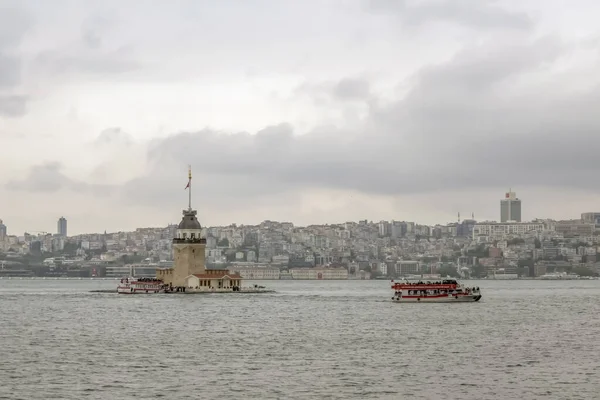 Istanbul Turkey May 2023 Maiden Tower Bosphorus Strait Istanbul Turkey — Stock Photo, Image