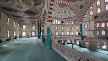 Atakoy, İstanbul, Türkiye. 20 Mayıs 2023 Atakoy Ömer Duruk Camii. İçişleri 'nin Huzurlu Ortamı. 