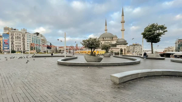 Istambul Turquia Junho 2023 Taksim Square Istambul Vibrant Epicenter Activity — Fotografia de Stock