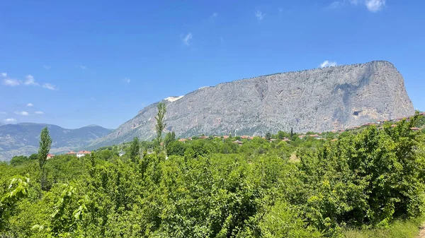 stock image Bilecik,Turkey.June 11,2023.Harmankoy,a village in the Inhisar District, Bilecik Province, Turkey.A village in Turkey. Nature and village life.