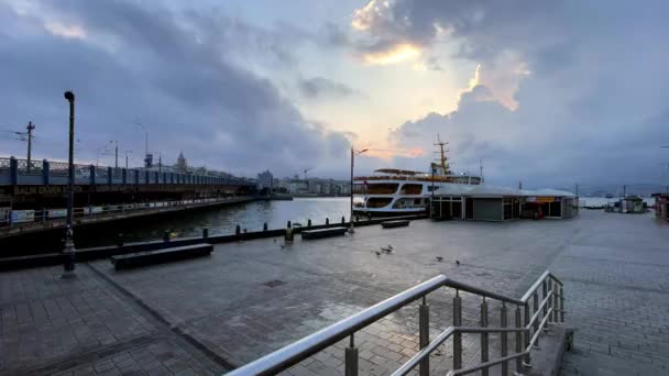 Istanbul Turkije Juni 2023 Cityline Veerboot Bosporus Uitzicht Eminonu Pier — Stockvideo