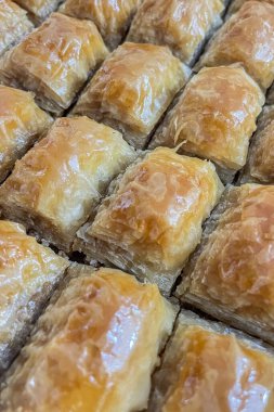Baklava geleneksel bir Türk tatlısıdır