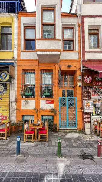 伊斯坦布尔亚洲一侧Kadikoy区历史建筑的外部视图 — 图库照片