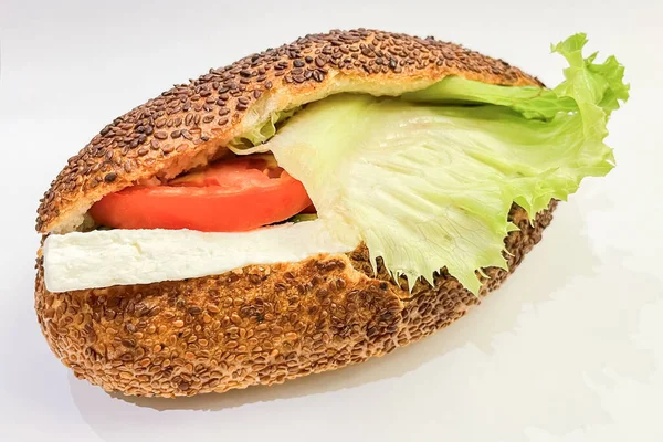 Sandwich Tomate Queso Lechuga Con Pan Sándwich Sésamo — Foto de Stock