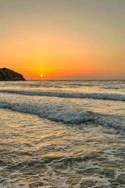 Ege Denizi üzerinde gün batımı: Muhteşem Renklerin Dansı. Bodrum, Türkiye.