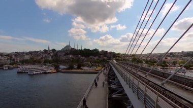 Haliç, istanbul, Türkiye. 2 Ağustos 2023 İstanbul 'un Altın Boynuz Metro Köprüsü' nden Büyüleyici Manzarası. İstanbul Panoraması. Golden Horn Metro Köprüsü 'nden büyüleyici bir bakış.