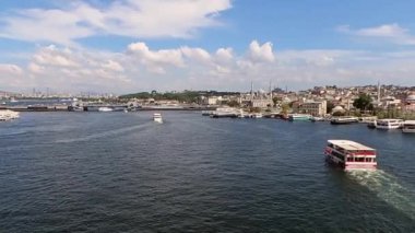 Haliç, istanbul, Türkiye. 2 Ağustos 2023 İstanbul 'un Altın Boynuz Metro Köprüsü' nden Büyüleyici Manzarası. İstanbul Panoraması. Golden Horn Metro Köprüsü 'nden büyüleyici bir bakış.
