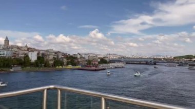 Haliç, istanbul, Türkiye. 2 Ağustos 2023 İstanbul 'un Altın Boynuz Metro Köprüsü' nden Büyüleyici Manzarası. İstanbul Panoraması. Golden Horn Metro Köprüsü 'nden büyüleyici bir bakış.