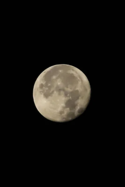 Moon Closeup Holdfelszín Részleteinek Megjelenítése Éjszaka Telihold Elszigetelve Fekete Háttéren — Stock Fotó