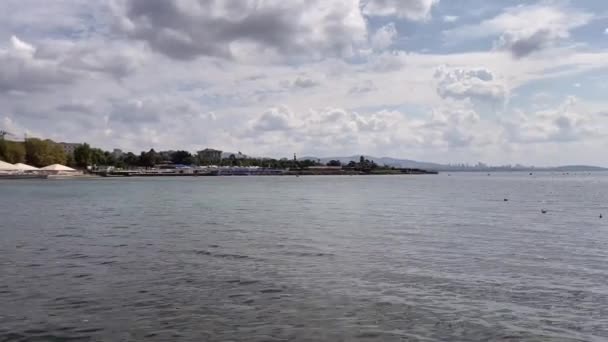 Fenerbahce Istanbul Turkey นยายน 2023 มมองทะเลมามาร าจากสวน Fenerbahce ใบไม งหว — วีดีโอสต็อก