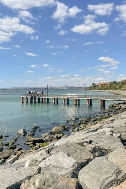 Florya, istanbul, Türkiye. 10.2023 Florya sahili ve Marmara Denizi, yürüme alanları ve yeşil doğasıyla İstanbul 'un en nezih bölgelerinden biri..