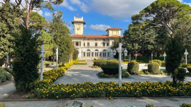 Beykoz, istanbul, Türkiye. 16.2023.Hidiv Grove. İstanbul 'un Gizli Cenneti ve Hidiv Sarayı' nın Tarihi Görkemi. Osmanlı İmparatorluğunun Zengin Tarihi 'ni keşfedin. İstanbul' un İstanbul tarafındaki İstanbul Boğazı..