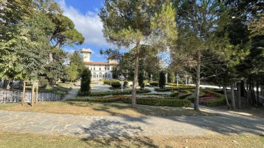 Beykoz, istanbul, Türkiye. 16.2023.Hidiv Grove. İstanbul 'un Gizli Cenneti ve Hidiv Sarayı' nın Tarihi Görkemi. Osmanlı İmparatorluğunun Zengin Tarihi 'ni keşfedin. İstanbul' un İstanbul tarafındaki İstanbul Boğazı..