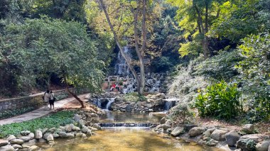 Beykoz, istanbul, Türkiye. 16.2023.Hidiv Grove. İstanbul 'un Gizli Cenneti ve Hidiv Sarayı' nın Tarihi Görkemi. Osmanlı İmparatorluğunun Zengin Tarihi 'ni keşfedin. İstanbul' un İstanbul tarafındaki İstanbul Boğazı..