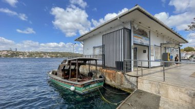 Kanlica, istanbul, Türkiye. İstanbul ilçesi yoğurduyla meşhurdur. Kanlica. İskele meydanından Boğaz manzarası. İstanbul 'un Asya tarafında. Seyahat güzergahı..