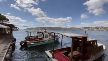 Kanlica, istanbul, Türkiye. İstanbul ilçesi yoğurduyla meşhurdur. Kanlica. İskele meydanından Boğaz manzarası. İstanbul 'un Asya tarafında. Seyahat güzergahı..