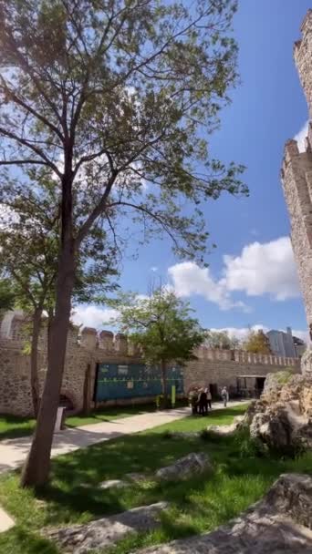 土耳其伊斯坦布尔Anadolu Hisari 2023 Anadolu Hisar城堡伊斯坦布尔历史文化遗产的灿烂明珠 博斯普鲁斯人的神秘防御要塞恢复后的看法 台湾的亚洲方面 — 图库视频影像