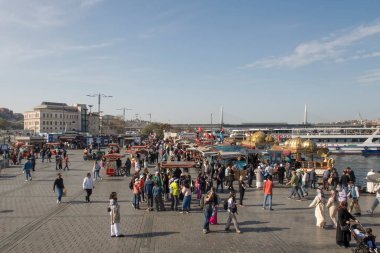 İstanbul Tarih Yarımadası, 20 Ekim 2023 Avrupa ve Asya kıtaları arasındaki rüya şehir. İstanbul Tarihi Yarımadası. Binlerce yıllık mirası keşfet ve tarihte bir yolculuğa çık. Eşsiz Bir Turistik Deneyim. 