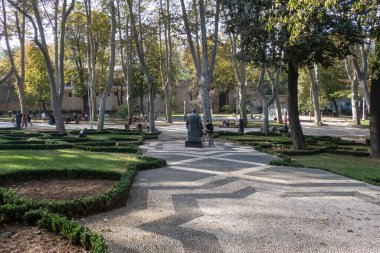 İstanbul Tarih Yarımadası, 20 Ekim 2023 Avrupa ve Asya kıtaları arasındaki rüya şehir. İstanbul Tarihi Yarımadası. Binlerce yıllık mirası keşfet ve tarihte bir yolculuğa çık. Eşsiz Bir Turistik Deneyim. 