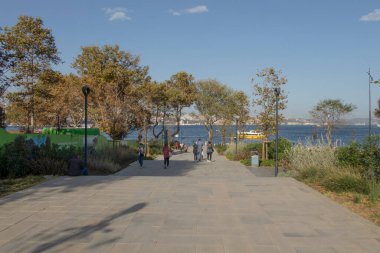 İstanbul Tarih Yarımadası, 20 Ekim 2023 Avrupa ve Asya kıtaları arasındaki rüya şehir. İstanbul Tarihi Yarımadası. Binlerce yıllık mirası keşfet ve tarihte bir yolculuğa çık. Eşsiz Bir Turistik Deneyim. 