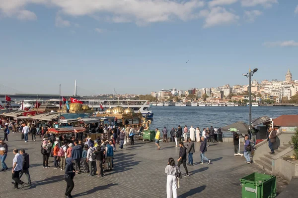 İstanbul Tarih Yarımadası, 20 Ekim 2023 Avrupa ve Asya kıtaları arasındaki rüya şehir. İstanbul Tarihi Yarımadası. Binlerce yıllık mirası keşfet ve tarihte bir yolculuğa çık. Eşsiz Bir Turistik Deneyim. 