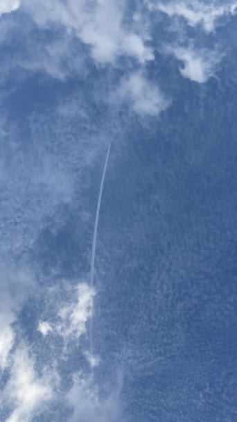 Otoño Clima Cálido Con Sol Pocas Nubes Cielo Azul Ruta — Vídeo de stock