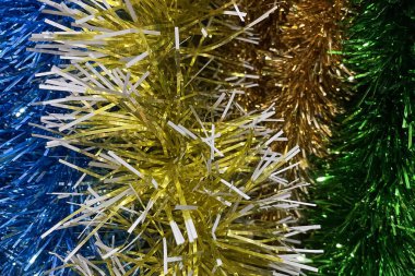 Arka plan olarak renkli Noel süsleri. Yakın plan..