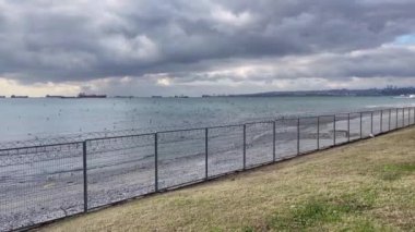 Florya, İstanbul, Türkiye. 17 Aralık 2023. İstanbul 'un yazlık bir banliyösü. Florya kıyı şeridi. Marmara deniz kıyısı. Kış mevsimi manzarası.