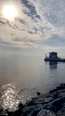 Moda, istanbul, Türkiye. 31 Aralık 2023.Tatil Köyü ve İstanbul.Moda bölgesi. Marmara deniz kıyısındaki tarihi Moda rıhtımının manzarası..