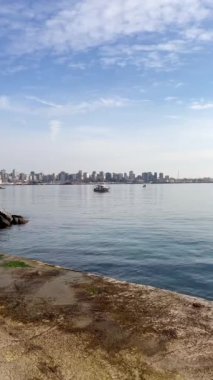 Moda, istanbul, Türkiye. 31 Aralık 2023.Tatil Köyü ve İstanbul.Moda bölgesi. Marmara deniz kıyısındaki tarihi Moda rıhtımının manzarası..