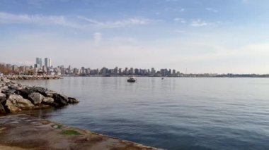 Moda, istanbul, Türkiye. 31 Aralık 2023.Tatil Köyü ve İstanbul.Moda bölgesi. Marmara deniz kıyısındaki tarihi Moda rıhtımının manzarası..