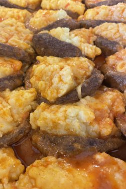 Patates püresi ile köfte hazır. Türk mutfağı. Yakın plan..