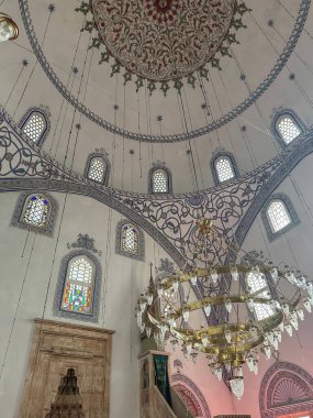 Kuzey Makedonya. 24 Nisan 2024 Kuzey Makedonya 'nın Tarihi Zenginliği ve Turistik Çekimi. Keşfedilmeyi bekleyen bir Balkan Hazinesi. Muhteşem Kuzey Makedonya 'yı keşfeden. Geçmiş ve Canlı Turistik Mucizeler Arasında Bir Yolculuk.