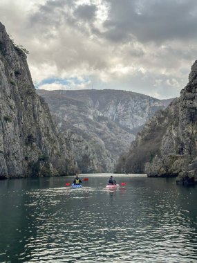Kuzey Makedonya. 24 Nisan 2024 Kuzey Makedonya 'nın Tarihi Zenginliği ve Turistik Çekimi. Keşfedilmeyi bekleyen bir Balkan Hazinesi. Muhteşem Kuzey Makedonya 'yı keşfeden. Geçmiş ve Canlı Turistik Mucizeler Arasında Bir Yolculuk.